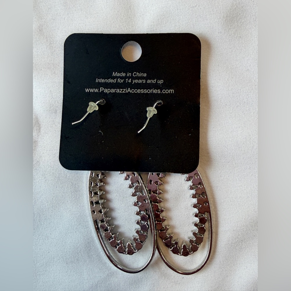 Paparazzi - Marry Into Money Earrings - Picture 4 of 5